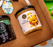 2 miody w pudełku na Wielkanoc z 1 znakiem zodiaku