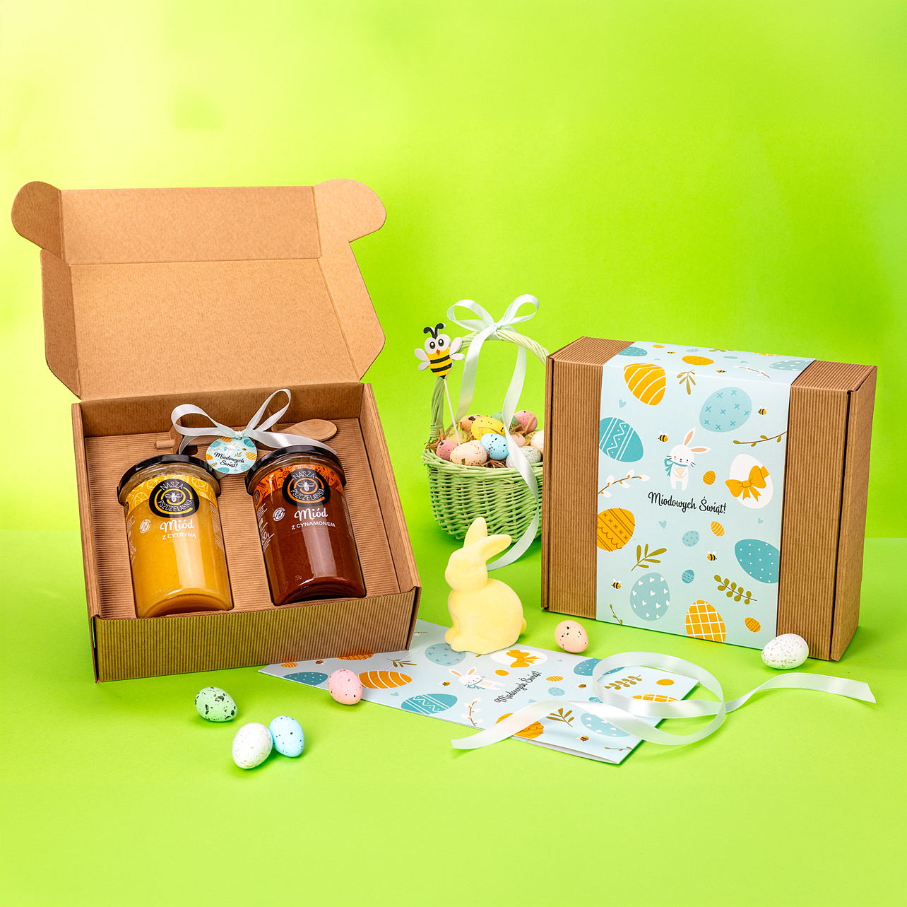 2 duże miody w pudełku na Wielkanoc