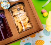 2 duże miody w pudełku na Wielkanoc