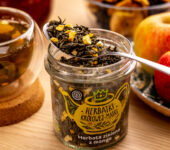 Herbata zielona Gunpowder z mango – Herbatki Królowej Matki